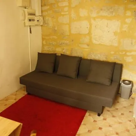 Petit Au Coeur D'uzes Apartman